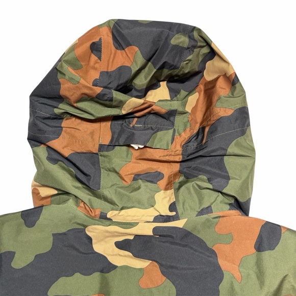 Armada Kata GTX Gore-Tex 2L Insulated Snowboard Jacket Women's Medium Camo - Picture 8 of 14